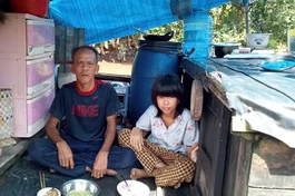 Mở rộng lòng từ: Hai cha con không nhà, bệnh tật