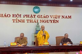 Thượng tọa Thích Nguyên Thành, Trưởng ban Tổ chức phát biểu tại hội nghị