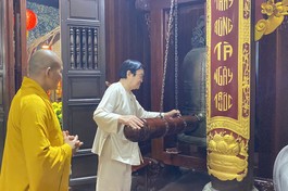 Nguyên Chủ tịch nước Trương Tấn Sang khai chuông đầu năm tại chùa Pháp Minh