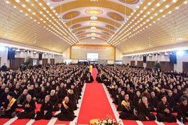 Phật tử tham gia Pháp hội niệm Phật tại chùa An Hồng 