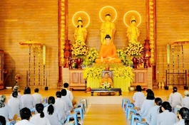 Khóa tu học của Tăng Ni, Phật tử tại chùa Quan Âm do Ban Trị sự H.Lộc Ninh tổ chức