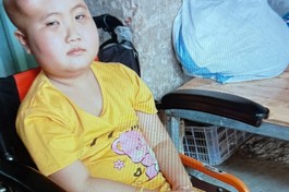 Mở rộng lòng từ: Giúp cháu Trâm bị bệnh u não