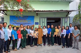 Đoàn bàn giao căn nhà mới đến hộ bà Phạm Thị Kim Anh