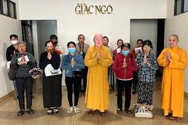 Ban Từ thiện xã hội Báo Giác Ngộ tổ chức trao tiền của bạn đọc hỗ trợ bệnh nhân có hoàn cảnh khó khăn