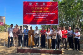 Câu lạc bộ Mái ấm yêu thương khởi công xây nhà tình thương đến hộ nghèo