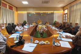 Thượng tọa Thích Giác Nghi chủ trì buổi họp Ban Thường trực Ban Trị sự GHPGVN tỉnh