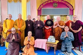 Đoàn Ban Trị sự TP.Biên Hòa thăm, cúng dường tại tu viện Mingun