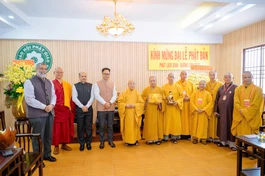 Hòa thượng Thích Thiện Nhơn tiếp thân mật Bộ trưởng Các vấn đề Nghị viện của Chính phủ Ấn Độ Kiren Rijiju