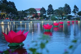  Bảy hoa sen Kính mừng Đại lễ Phật đản của Phật giáo tỉnh Bến Tre