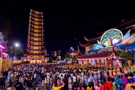 Không khí Đại lễ Phật đản - Vesak Liên Hiệp Quốc tại Việt Nam Quốc Tự, TP.HCM - Ảnh: Quảng Đạo/BGN