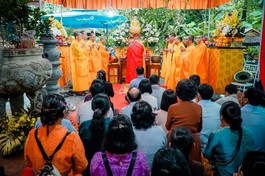 Lễ cầu siêu anh hùng liệt sĩ Đường 20 Quyết Thắng nhằm tưởng niệm và tri ân các anh hùng liệt sĩ 