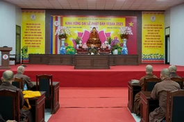 Hòa thượng Thích Bảo Nghiêm ban huấn từ đến chư tôn đức Ban Giảng sư của 18 trường hạ