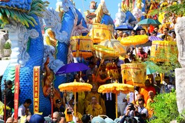 Lễ cung tiễn xá-lợi Đức Phật trở về Ấn Độ diễn ra tại chùa Quán Thế Âm, điểm cuối cùng trong hành trình cung rước 