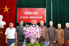 Đoàn chúc mừng lãnh đạo xã Yên Bài, TP.Hà Nội