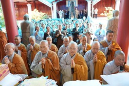 Chư Ni tác bạch cúng dàng hành giả tại trường hạ tổ đình Đống Cao (TP.Hải Phòng)