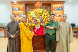 Hòa thượng Thích Tánh Nhiếp thăm Công an tỉnh Quảng Trị nhân Kỷ niệm 80 năm Ngày truyền thống Công an nhân dân Việt Nam