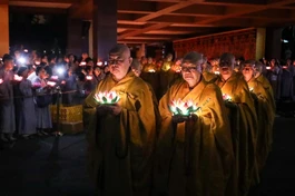 Lễ hoa đăng mùa Vu lan - Báo hiếu Phật lịch 2568 tại Việt Nam Quốc Tự