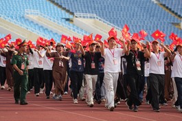 Khối đại đoàn kết các dân tộc Việt Nam diễu hành