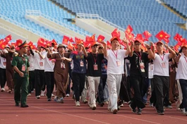 Khối đại đoàn kết các dân tộc Việt Nam diễu hành