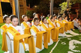 Phật tử chùa Phước Thành dâng pháp y cúng dường chư tôn đức nhân mùa Vu lan - Báo hiếu