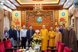 Phái đoàn Bộ Công an chúc mừng chư tôn đức lãnh đạo Giáo hội nhân Kỷ niệm 44 năm ngày thành lập GHPGVN