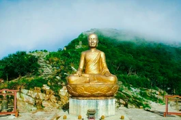 Tôn tượng Đức Phật hoàng Trần Tông