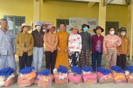 Chùa Pháp Huyền trao quà đến bà con vùng bão lũ tỉnh Đắk Lắk