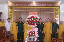 Ban Trị GHPGVN tỉnh thăm và chúc mừng Bộ Chỉ huy Quân sự tỉnh nhân ngày thành lập Quân đội Nhân dân Việt Nam