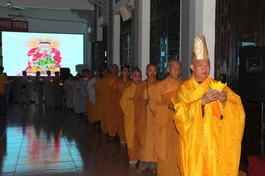 Lễ hoa đăng nhân vía Đức Phật A Di Đà tại thiền viện Quảng Đức