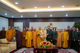 Phái đoàn chư tôn đức Trung ương GHPGVN đến thăm và chúc Tết lãnh đạo Công an TP.Hà Nội