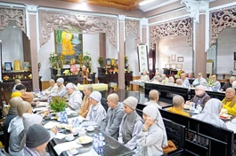 Quang cảnh phiên họp