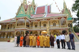 Đoàn Ban Trị sự tỉnh chúc Tết cổ truyền Chôl Chnăm Thmây đến các chùa Phật giáo Nam tông Khmer