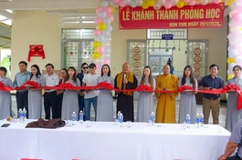 Cắt băng khánh thành phòng học cho Trường mầm non số 2