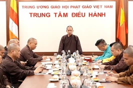 Thượng tọa Thích Thanh Tuấn chủ trì buổi họp thảo luận công tác tổ chức Đại lễ Phật đản, tại chùa Quán Sứ
