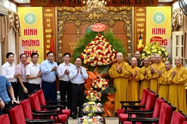 Phái đoàn lãnh đạo Đảng, Nhà nước, Ủy ban Trung ương MTTQVN chúc mừng chư tôn đức Giáo hội nhân Đại lễ Phật đản