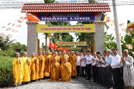 Thượng bảng Điểm nhóm sinh hoạt tôn giáo tập trung Hoàng Long, xã Đức Huệ