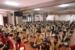 200 khóa sinh tham gia Khóa sinh hoạt Phật pháp mùa hè 