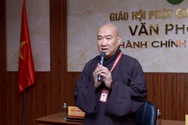 Thượng tọa Thích Phước Nguyên chủ trì buổi họp giao ban - Ảnh: Bảo Toàn/BGN