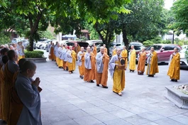Chư Ni Phân ban Ni giới Trung ương khu vực phía Bắc thăm các trường hạ 