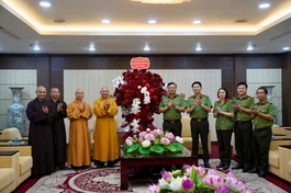 Thượng tọa Thích Đức Thiện chúc mừng đến toàn thể cán bộ, chiến sĩ lực lượng Công an nhân dân