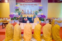 Hòa thượng Thích Lệ Trang tác bạch cung thỉnh Đường đầu Hòa thượng Đại giới đàn Thanh Kiểm