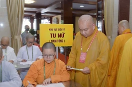 Giới tử tham gia kỳ thi tuyển Phật trường Đại giới đàn Thanh Kiểm, vào ngày 1-9 - Ảnh: Bảo Toàn/BGN
