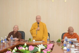 Thượng tọa Thích Giác Nghi chủ trì buổi họp của Ban Thường trực