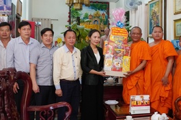 Ban Tôn giáo Chính phủ thăm và chúc mừng năm mới tại chùa Candaransi 