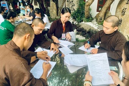 Chư Tăng, Phật tử đăng ký hiến máu nhân đạo tại chùa Vạn Đức