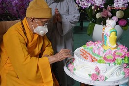 Chư Tăng, Phật tử chùa Xá Lợi khánh tuế Trưởng lão Hòa thượng Thích Hiển Tu, Phó Pháp chủ Hội đồng Chứng minh GHPGVN, 101 tuổi