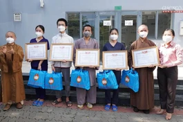 Lễ đón, tri ân 19 tình nguyện viên các tôn giáo hoàn thành nhiệm vụ tại Bệnh viện Dã chiến thu dung và điều trị Covid-19 số 10 (P.An Khánh, TP.Thủ Đức), sáng 29-10