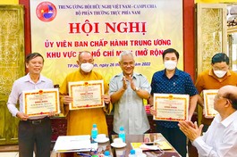 Hội hữu nghị Việt Nam – Campuchia trao tặng Bằng khen tới các cá nhân, tổ chức 