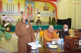 Thượng tọa Thích Minh Quang phát biểu khai mạc buổi họp