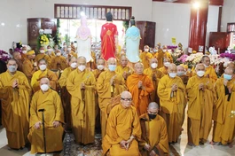 Ban Trị sự Phật giáo tỉnh Vĩnh Long viếng tang Hòa thượng Thích Nhựt Huệ